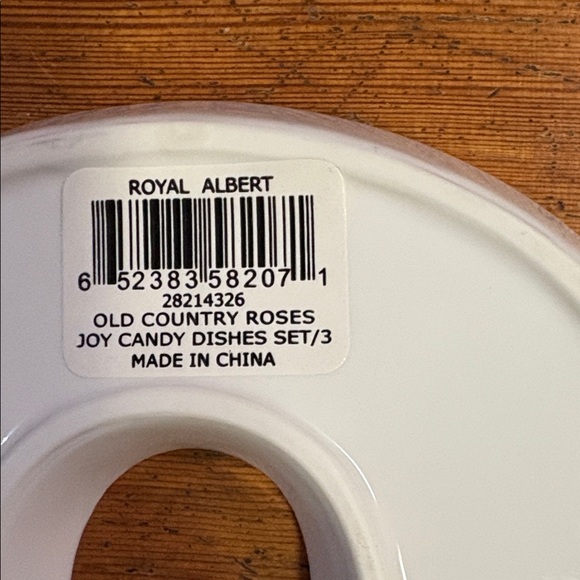 Royal Albert OLD COUNTRIES ROSES J O Y 6*6 inches each letter candy dishes - Picture 2 of 8